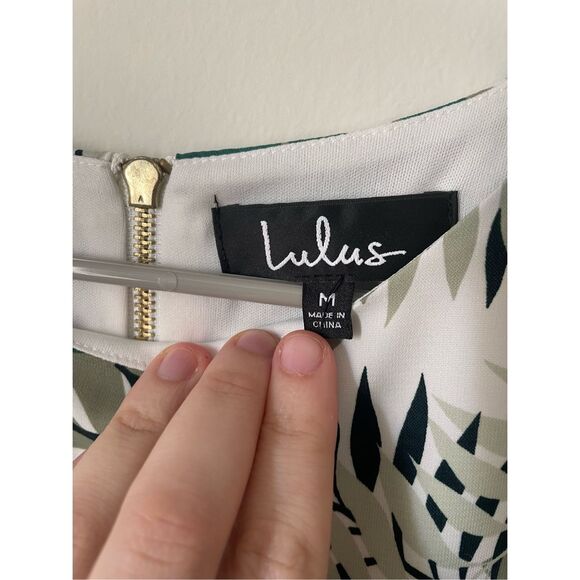 Lulus Size M Short Sleeve Knee Length Zip Back Green and White Leaf Dress - Picture 2 of 3